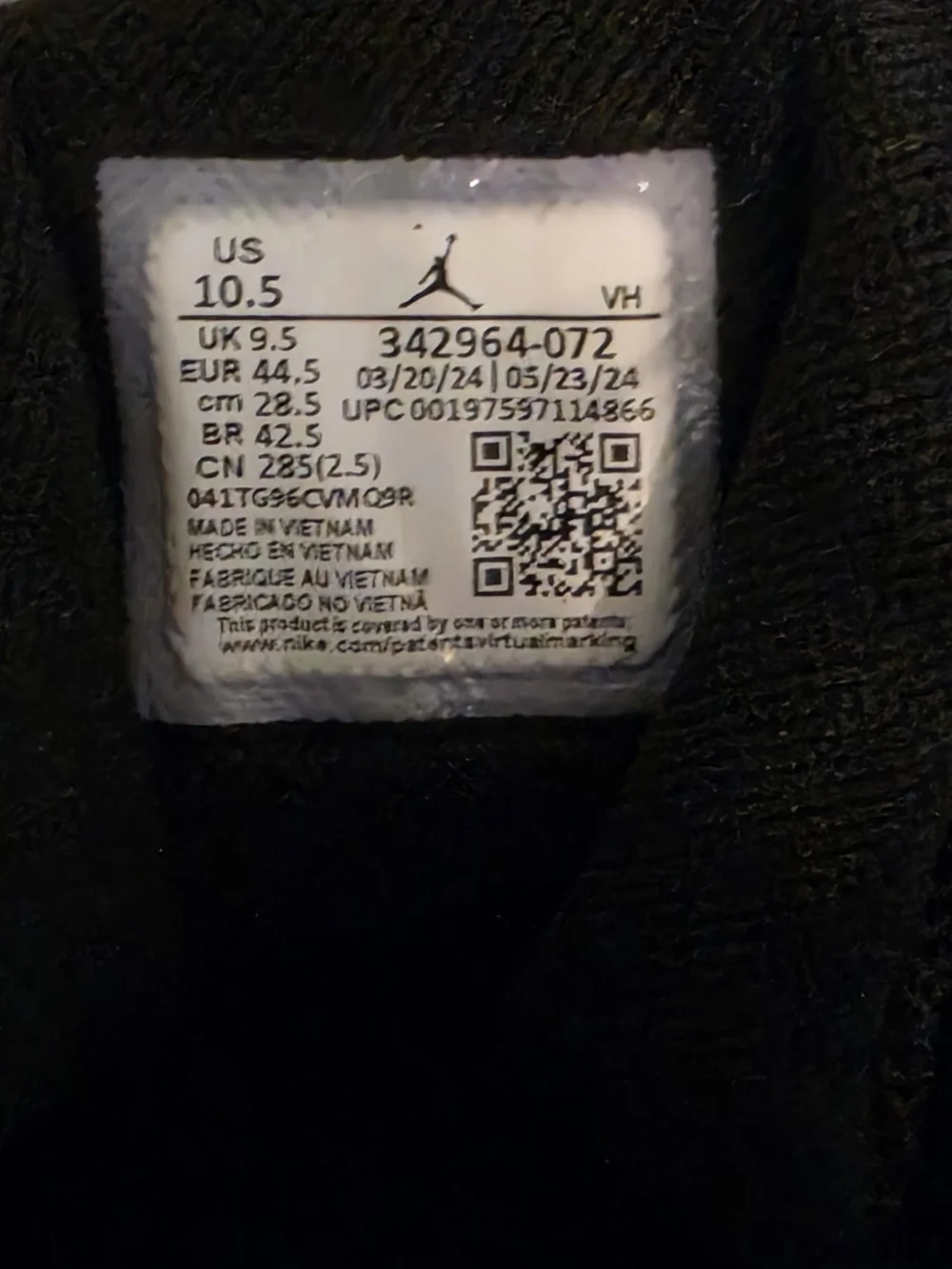 Air Jordan True Flight Black Gold Sneakers 42964072 NWT